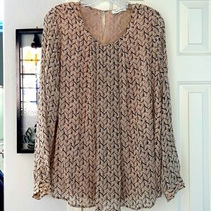 Calvin Klein Shirt Blouse Roll tab sleeves beautiful Flowy fabric